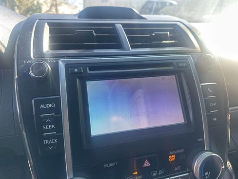 Used 2013 Toyota Camry SE image 12