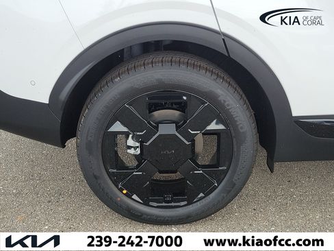 New 2026 Kia Sportage X-Line w/ X-Line Technology Package AWD/4WD image 9