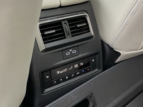 Used 2024 MAZDA CX-90 Plug-In Hybrid w/ Premium Plus image 28