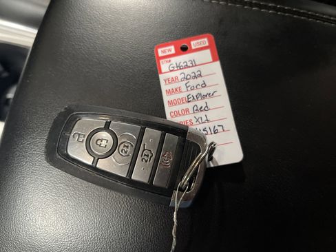 Used 2022 Ford Explorer XLT w/ Equipment Group 202A image 29