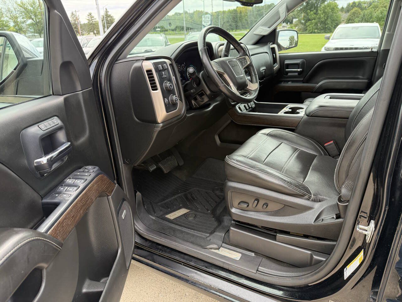 Used 2018 GMC Sierra 1500 Denali w/ Denali Ultimate Package AWD/4WD image 5