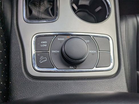 Used 2019 Jeep Grand Cherokee Limited image 30