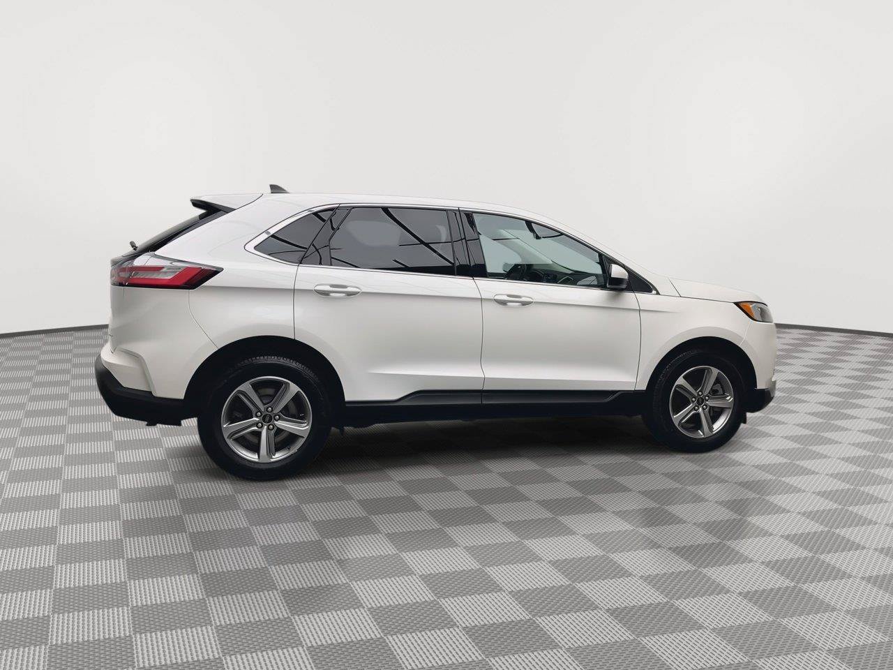 Certified 2024 Ford Edge SEL w/ Convenience Package AWD/4WD image 40
