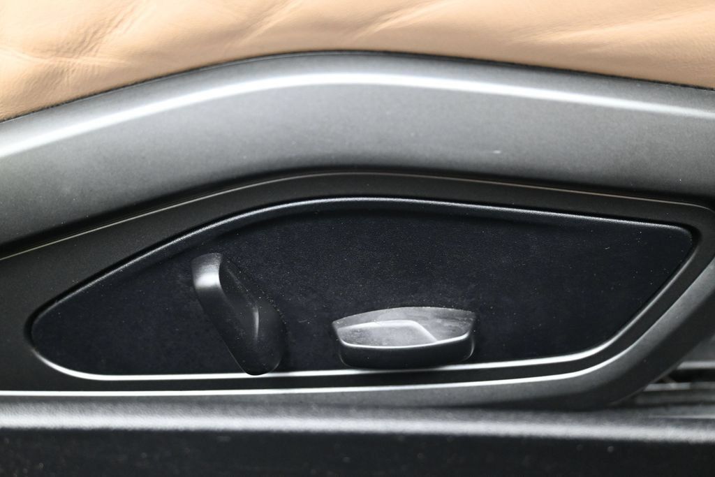 Certified 2020 Porsche 911 Carrera 4S AWD/4WD image 12