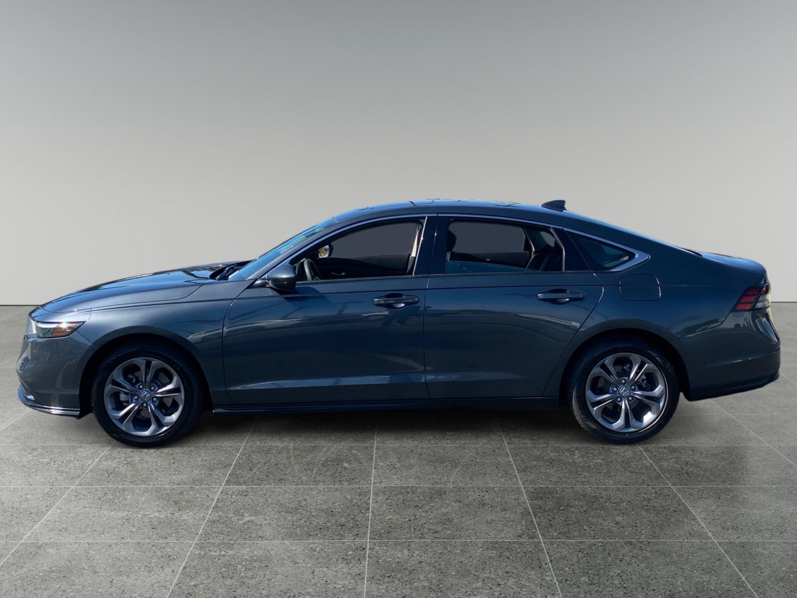 Used 2024 Honda Accord EX image 2