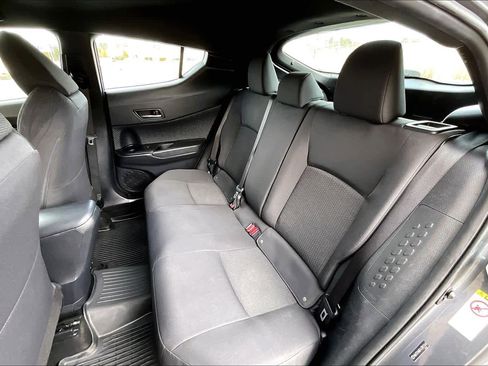 Certified 2018 Toyota C-HR XLE image 19