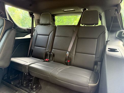 Used 2025 GMC Yukon Elevation w/ LPO, Elevation Black Package AWD/4WD image 21