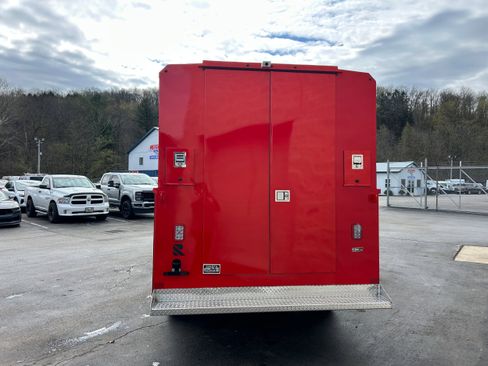 New 2026 Ford E-350 and Econoline 350 Super Duty w/ Interior Upgrade Package RWD image 12
