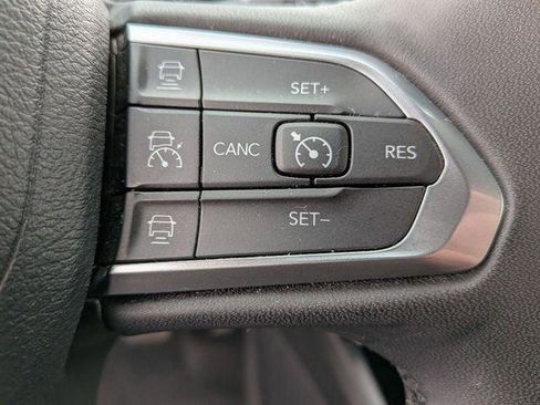 Certified 2023 Jeep Compass Limited image 19