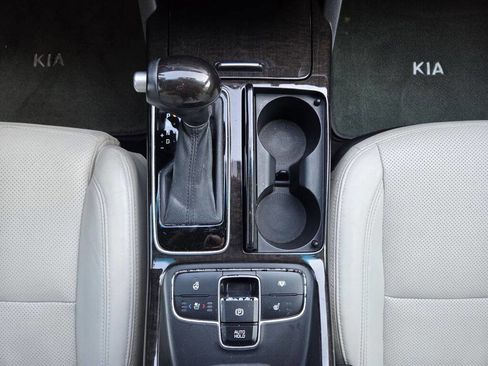 Used 2014 Kia Cadenza Premium w/ Technology Package image 42
