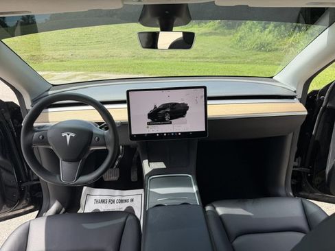 Used 2023 Tesla Model Y Long Range AWD/4WD image 16