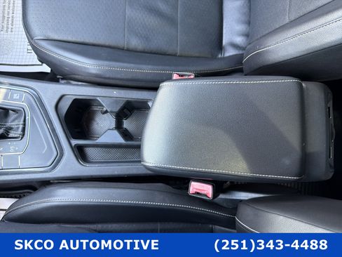 Used 2021 Volkswagen Tiguan SE FWD image 28