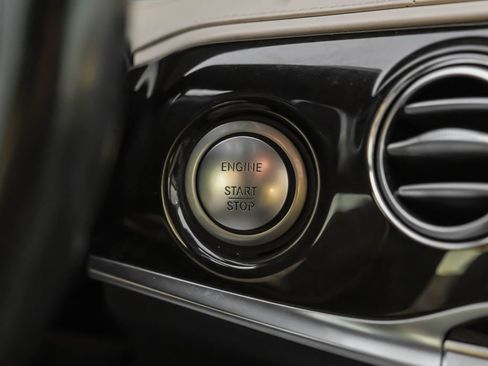 Used 2016 Mercedes-Benz S 550 Sedan image 19