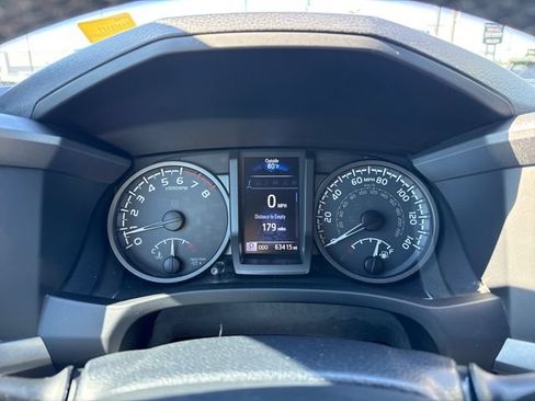 Used 2019 Toyota Tacoma TRD Off-Road AWD/4WD image 19