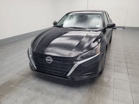 Used 2025 Nissan Altima 2.5 SV FWD image 15