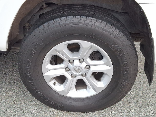 Used 2021 Toyota 4Runner SR5 Premium w/ Moonroof Package AWD/4WD image 30