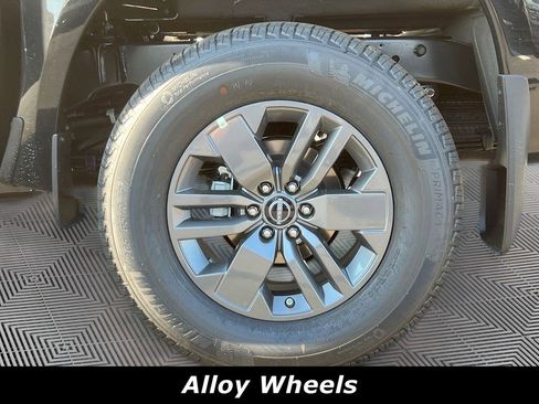 Certified 2025 Nissan Frontier SV AWD/4WD image 14