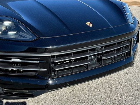 Used 2024 Porsche Cayenne image 20