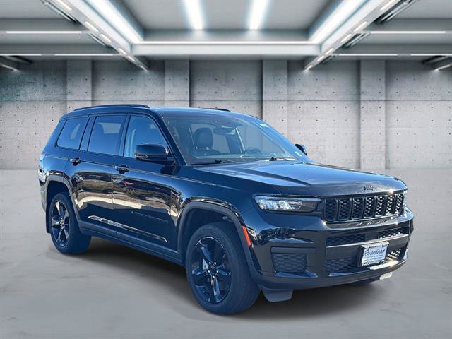 Used 2023 Jeep Grand Cherokee L Laredo AWD/4WD image 3