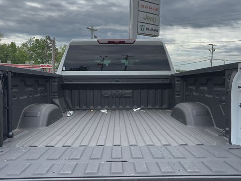 Used 2025 GMC Sierra 2500 AT4 AWD/4WD image 21