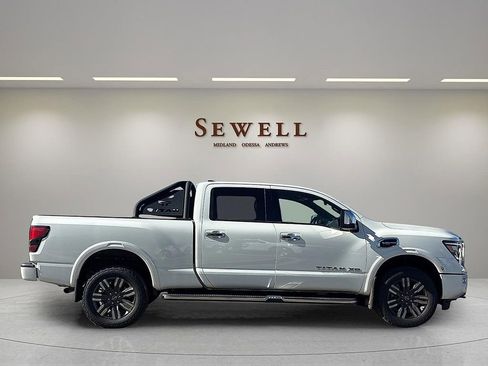 Used 2023 Nissan Titan Platinum Reserve w/ Moonroof Package AWD/4WD image 5