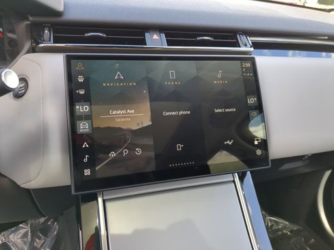 Used 2025 Land Rover Range Rover Velar S image 19