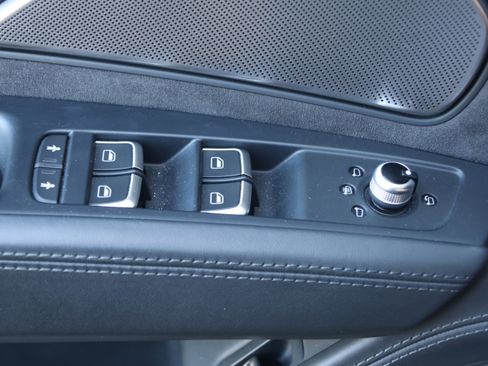 Used 2016 Audi S8 image 15