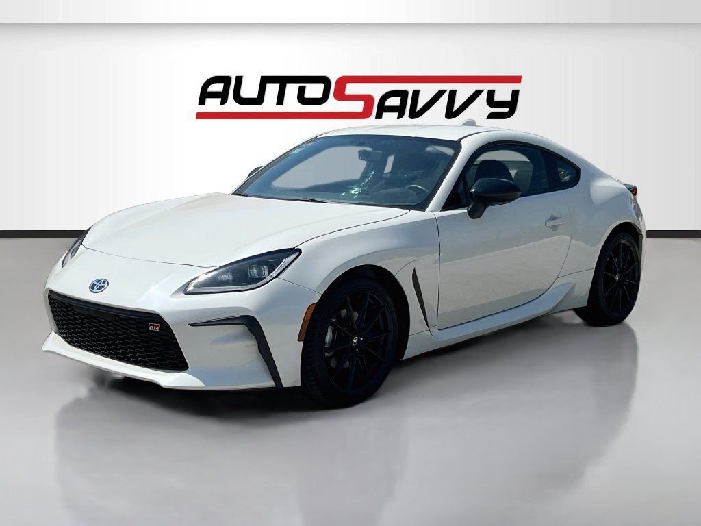 Used 2026 Toyota GR86 Premium w/ ALL Weather Mat Package (TMS) RWD image 3