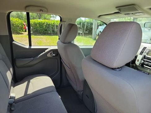 Used 2016 Nissan Frontier SV RWD image 26