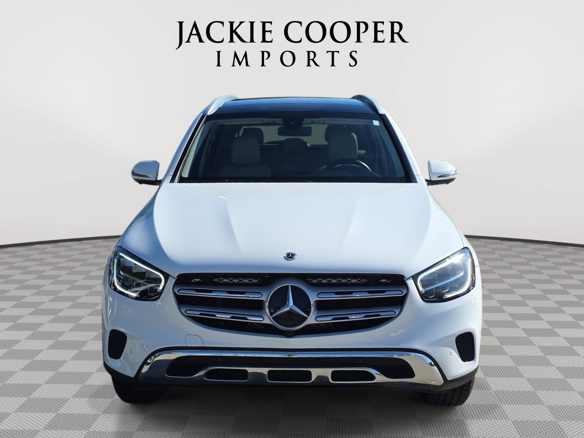 Used 2021 Mercedes-Benz GLC 300 4MATIC image 2