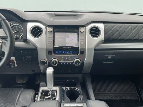 Used 2017 Toyota Tundra Platinum AWD/4WD image 4