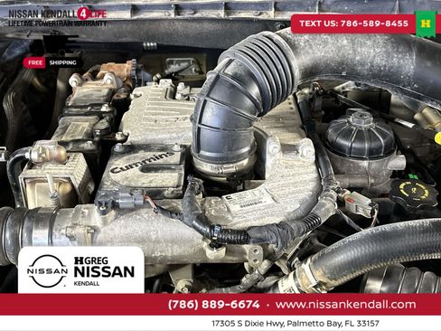 Used 2017 Nissan Titan SV image 31