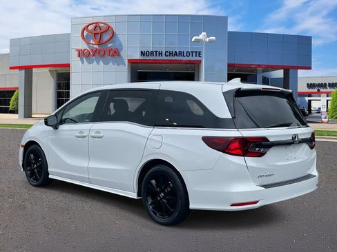 Used 2023 Honda Odyssey Sport image 4