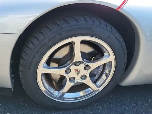 Used 2001 Chevrolet Corvette Coupe w/ Preferred Equipment Group2 RWD image 4