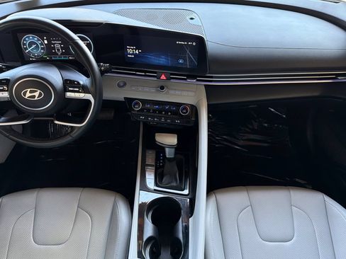 Used 2024 Hyundai Elantra Limited FWD image 16
