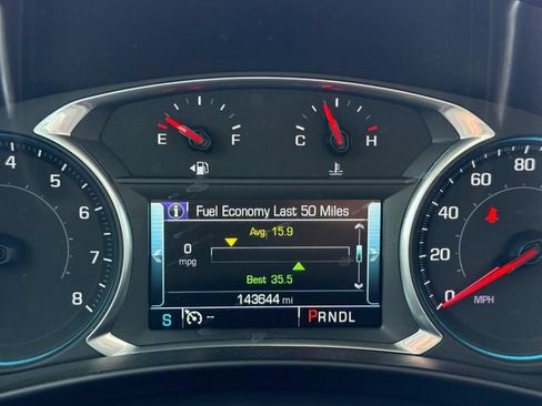 Used 2018 Chevrolet Equinox Premier FWD image 23