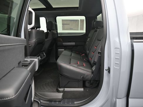 New 2026 Ford F250 Lariat w/ Black Appearance Package AWD/4WD image 21