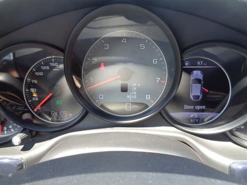 Used 2015 Porsche Panamera 4S Executive image 40