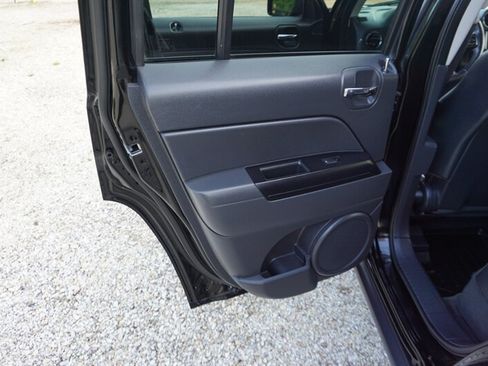 Used 2016 Jeep Patriot High Altitude AWD/4WD image 24