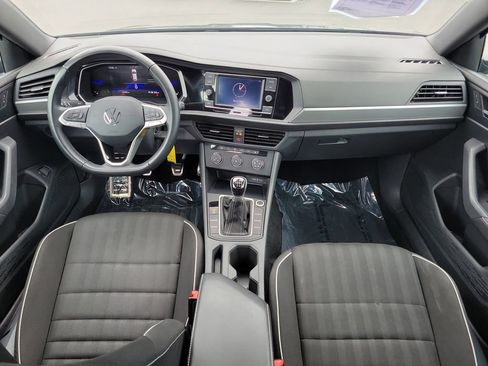 Used 2024 Volkswagen Jetta Sport image 11