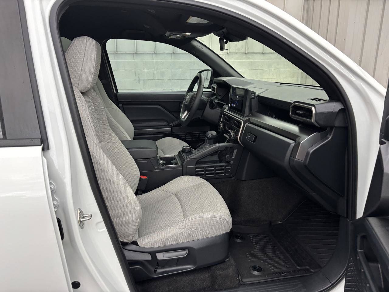 Used 2025 Toyota 4Runner SR5 AWD/4WD image 22