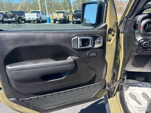 Used 2025 Jeep Wrangler Unlimited Rubicon AWD/4WD image 10