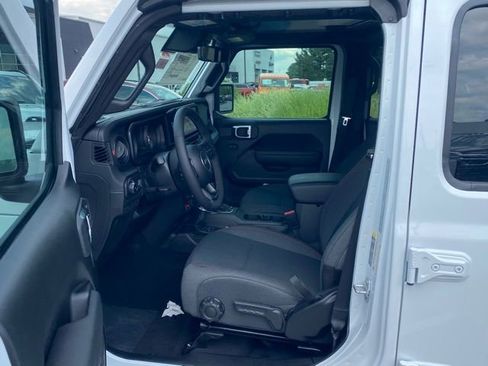 New 2025 Jeep Wrangler Unlimited Rubicon w/ Steel Bumper Group image 15