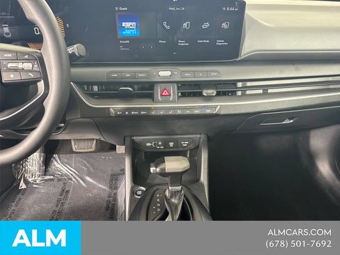 Used 2025 Kia K4 FWD image 32