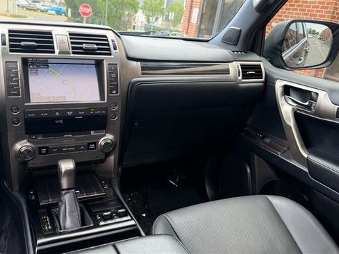 Used 2020 Lexus GX 460 Premium w/ Premium Package AWD/4WD image 29
