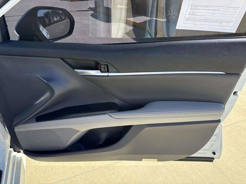 Used 2023 Toyota Camry XLE image 16