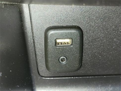 Used 2017 Chevrolet Colorado LT w/ LT Convenience Package image 14