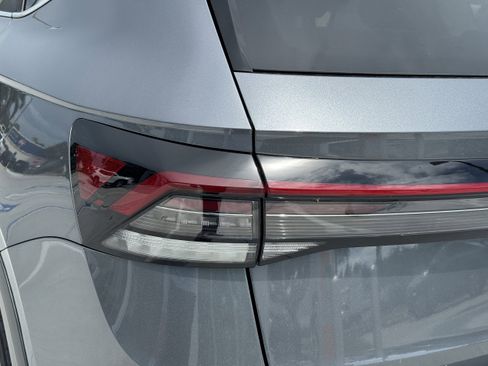 New 2025 Volkswagen Taos SEL image 9