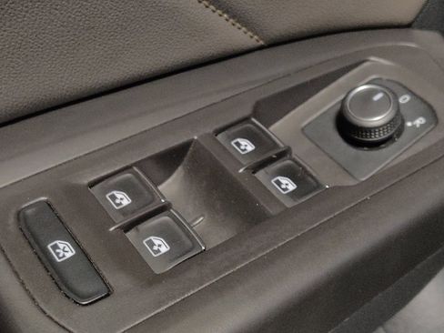 Used 2022 Volkswagen Atlas SE image 25