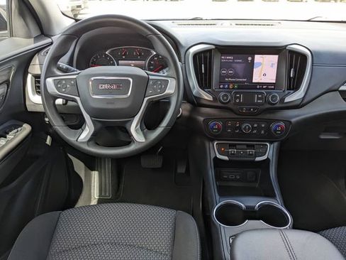 Used 2022 GMC Terrain SLE w/ Driver Convenience Package image 16